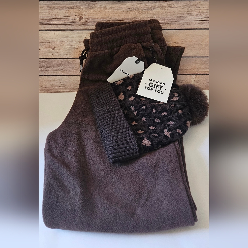 LA GROWN Brown Fleece Joggers and Leopard Beanie Set